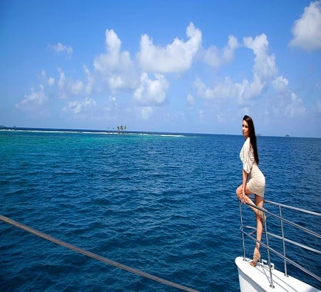 Ewa Sonnet is enjoying her vacation on her yacht. How much is Ewa's net worth as of 2021?